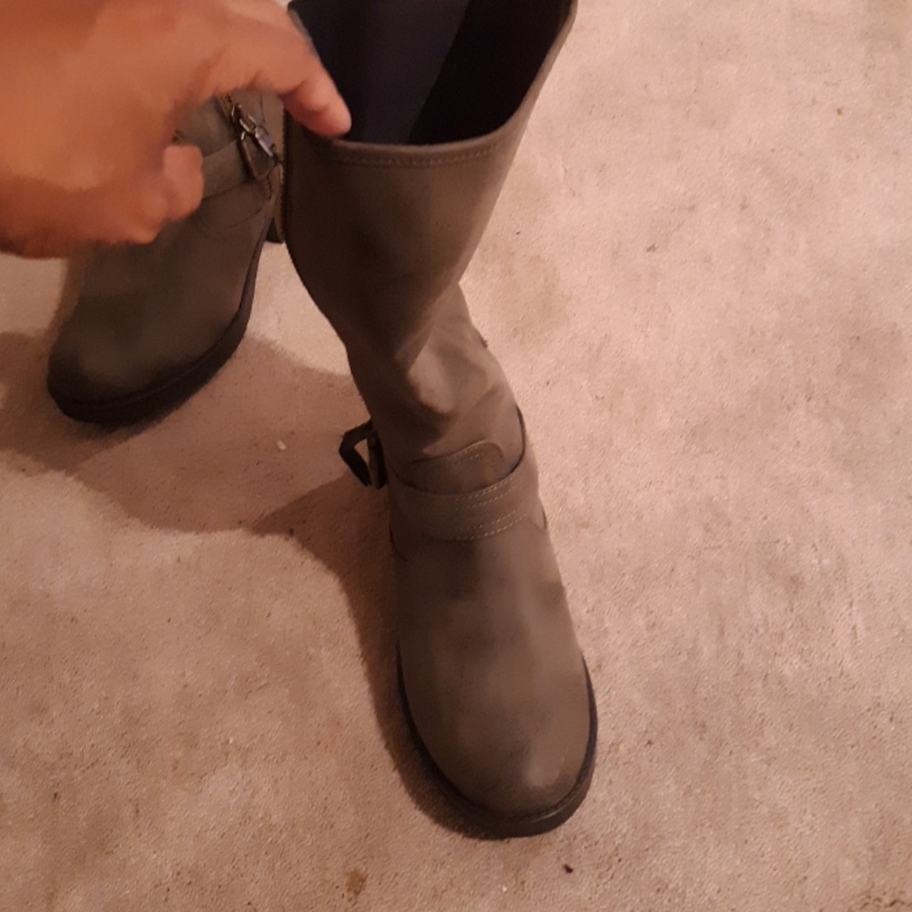 Nice Comfy Boots - image 2